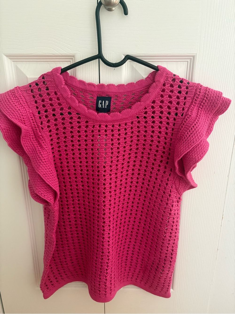 NWT GAP Women's Hot Pink Crochet Ruffle Sleeve Top